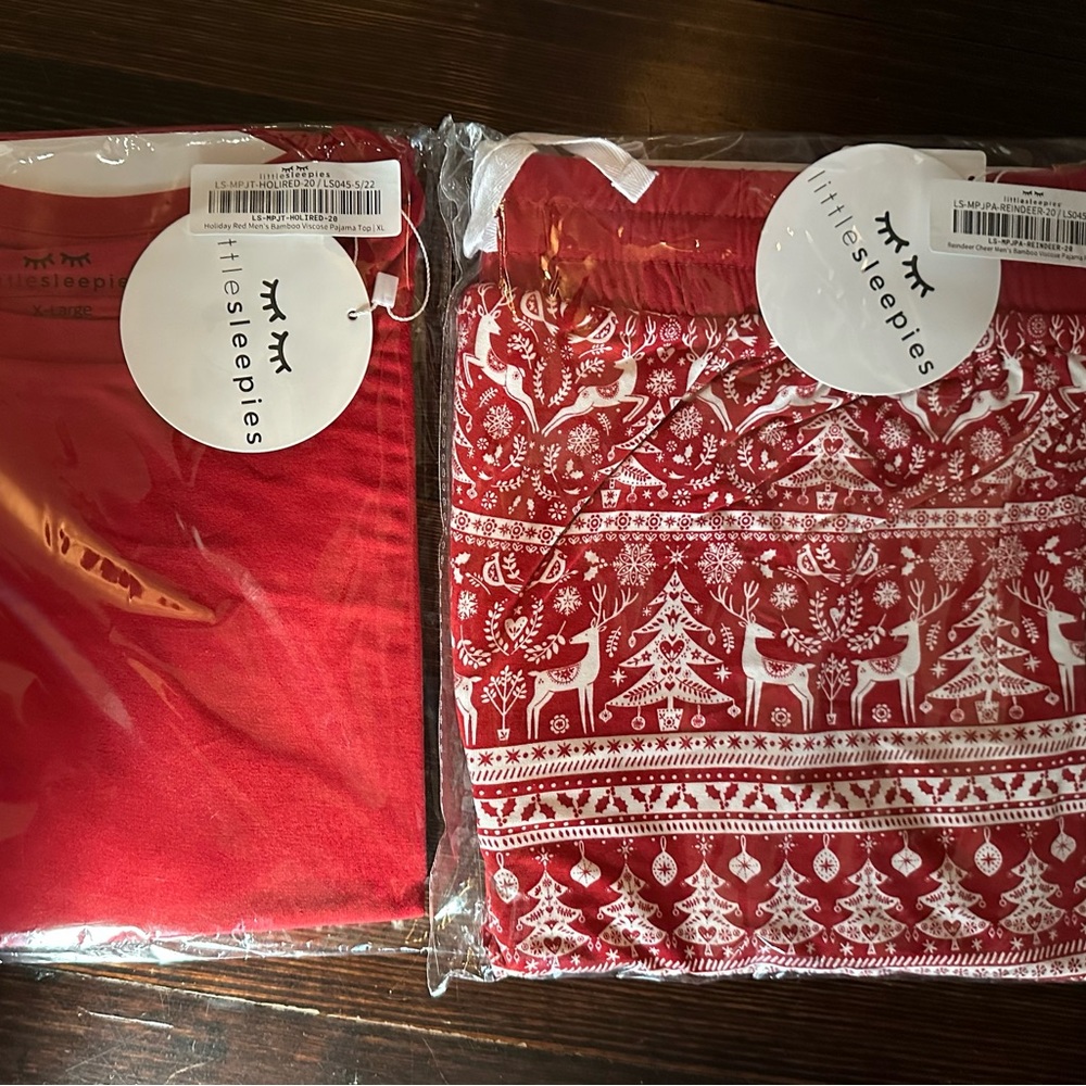 NWT Little Sleepies Men’s Holiday Red Reindeer Pajamas